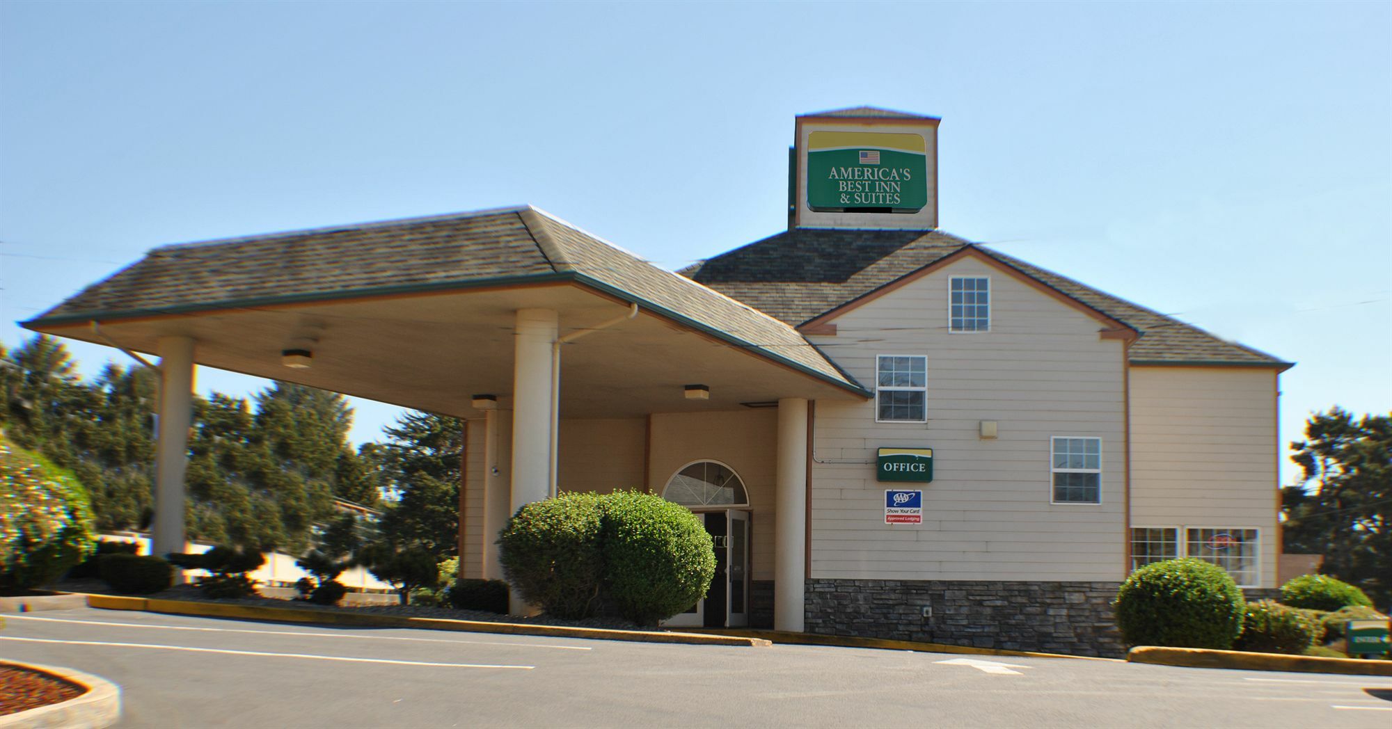 Paradise Inn & Suites At Lincoln City Exterior photo